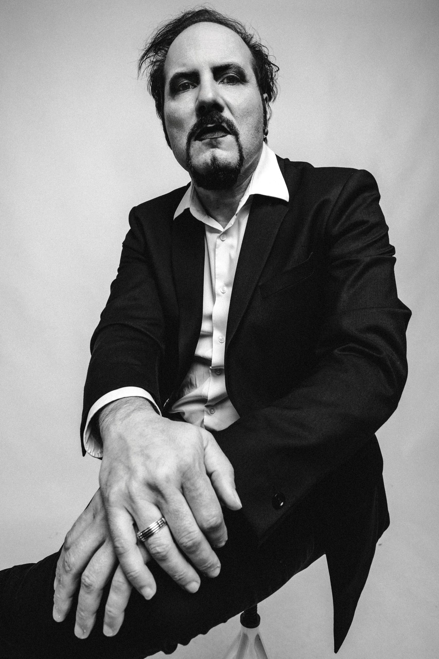 Roberto Broch - Gitarrist der Four Imaginary Boys - The Cure Tribute Band aus Deutschland 